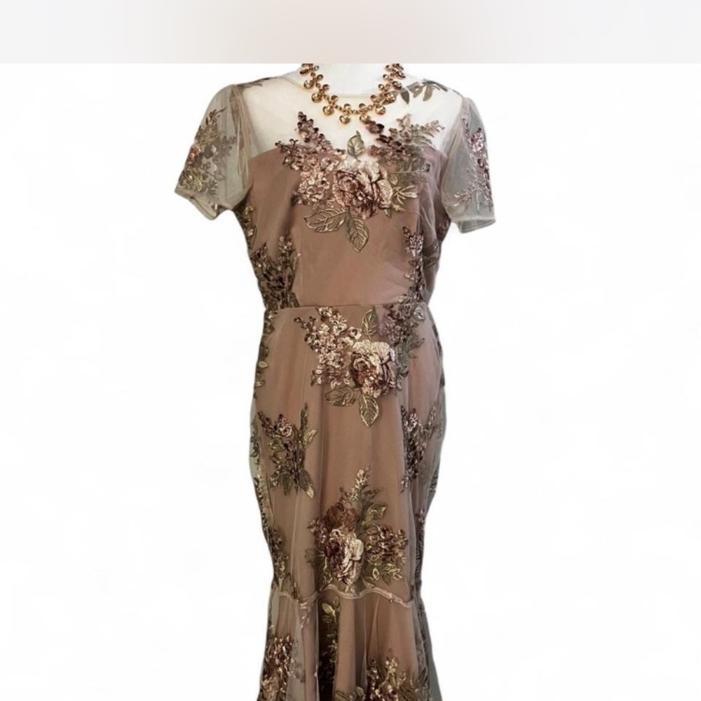 Evening,R&M Richards Floral Embroidered Mermaid 🧜‍♀️ Style Dress - Elegant